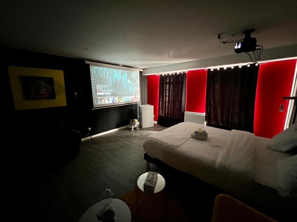 Ng Suitehome - Lille I Roubaix Centre I Grand Place - Balneo - Netflix - Wifi Экстерьер фото