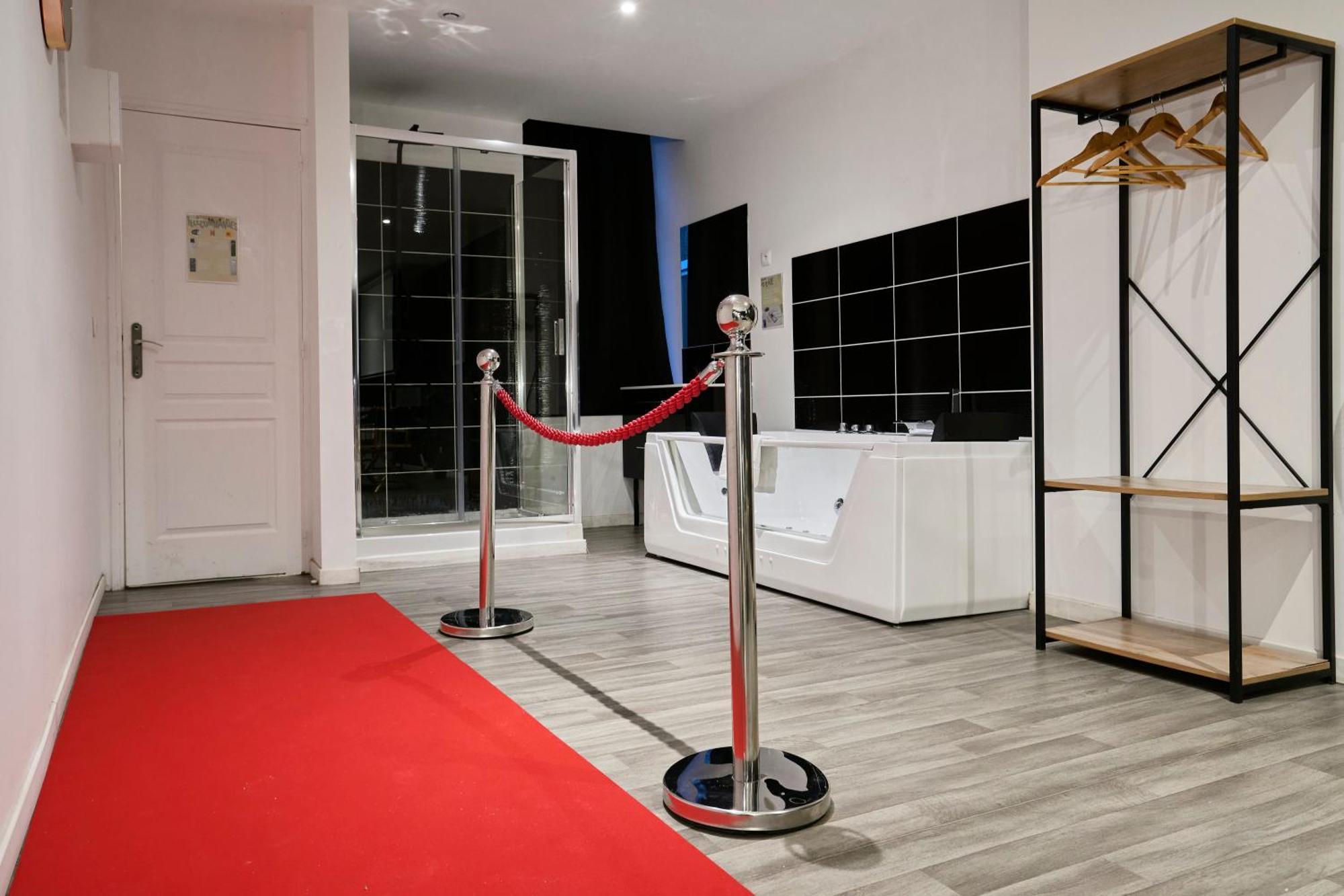Ng Suitehome - Lille I Roubaix Centre I Grand Place - Balneo - Netflix - Wifi Экстерьер фото