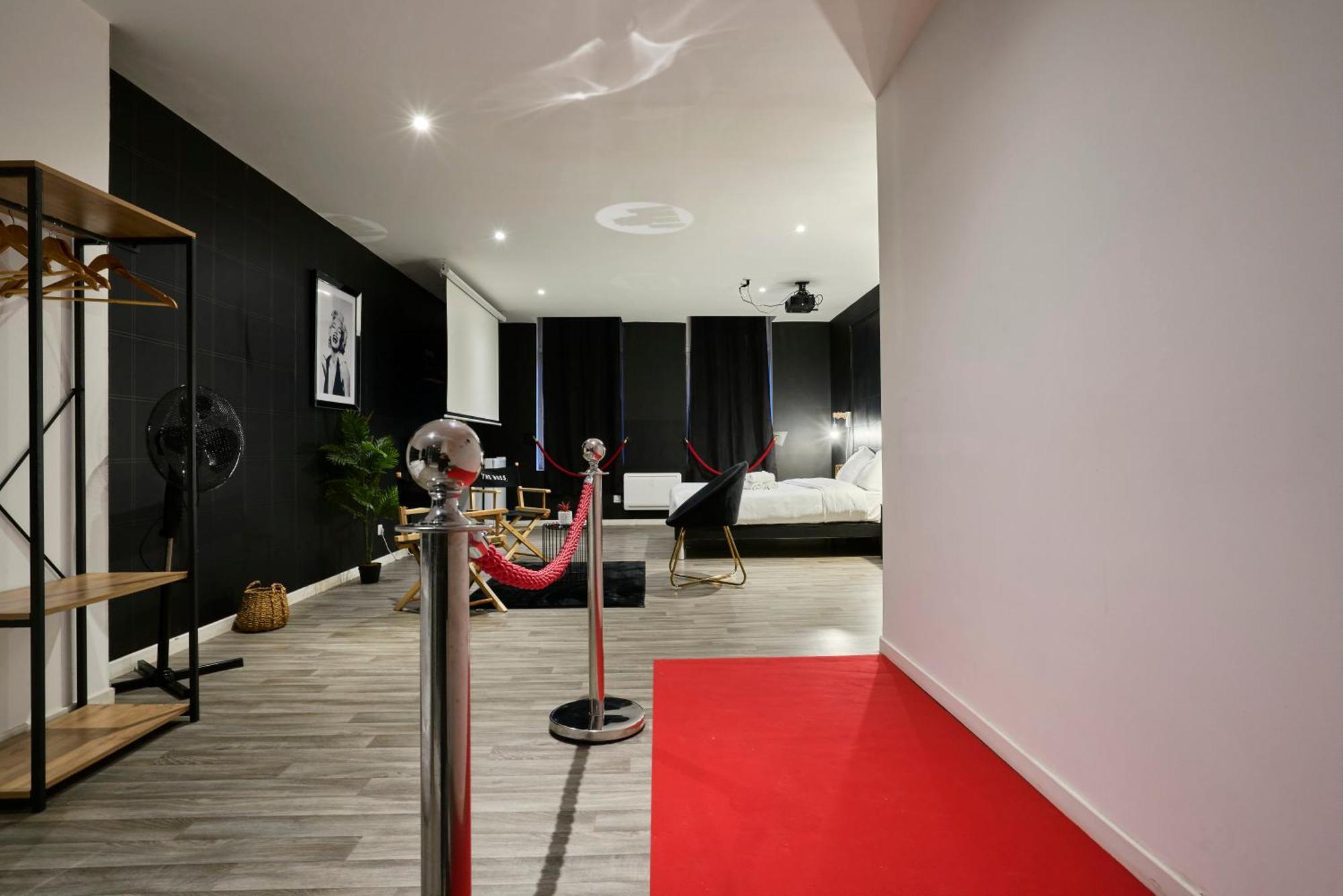 Ng Suitehome - Lille I Roubaix Centre I Grand Place - Balneo - Netflix - Wifi Экстерьер фото