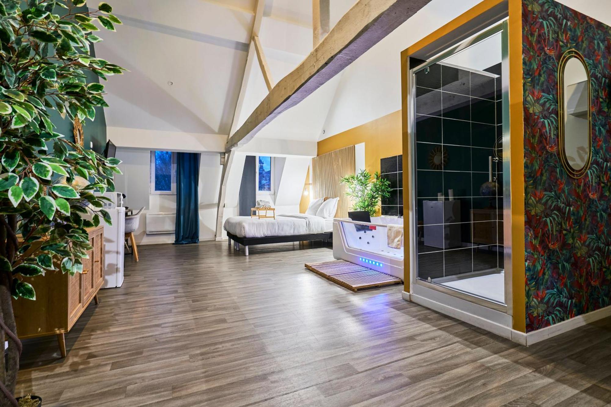 Ng Suitehome - Lille I Roubaix Centre I Grand Place - Balneo - Netflix - Wifi Экстерьер фото