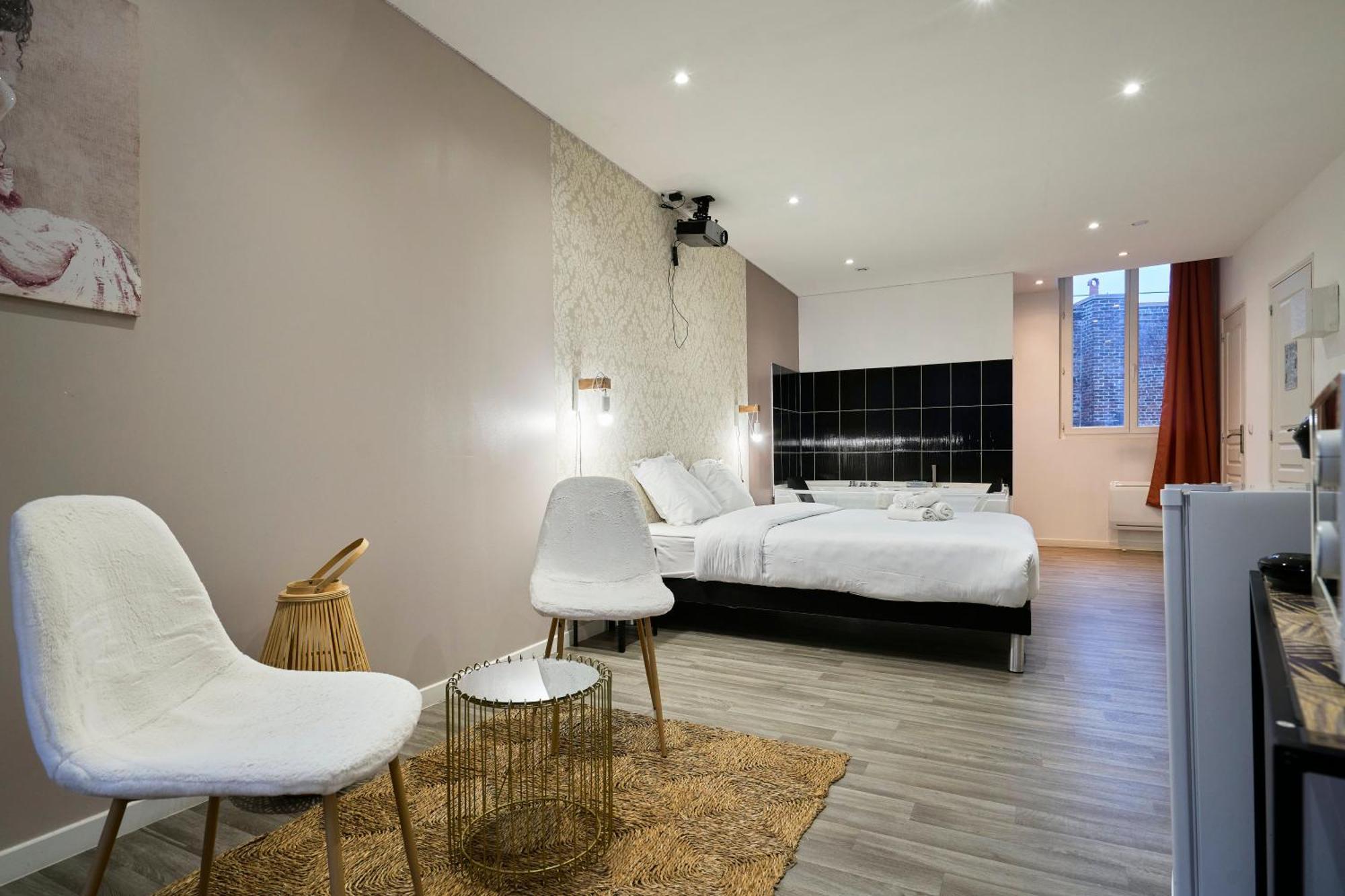 Ng Suitehome - Lille I Roubaix Centre I Grand Place - Balneo - Netflix - Wifi Экстерьер фото